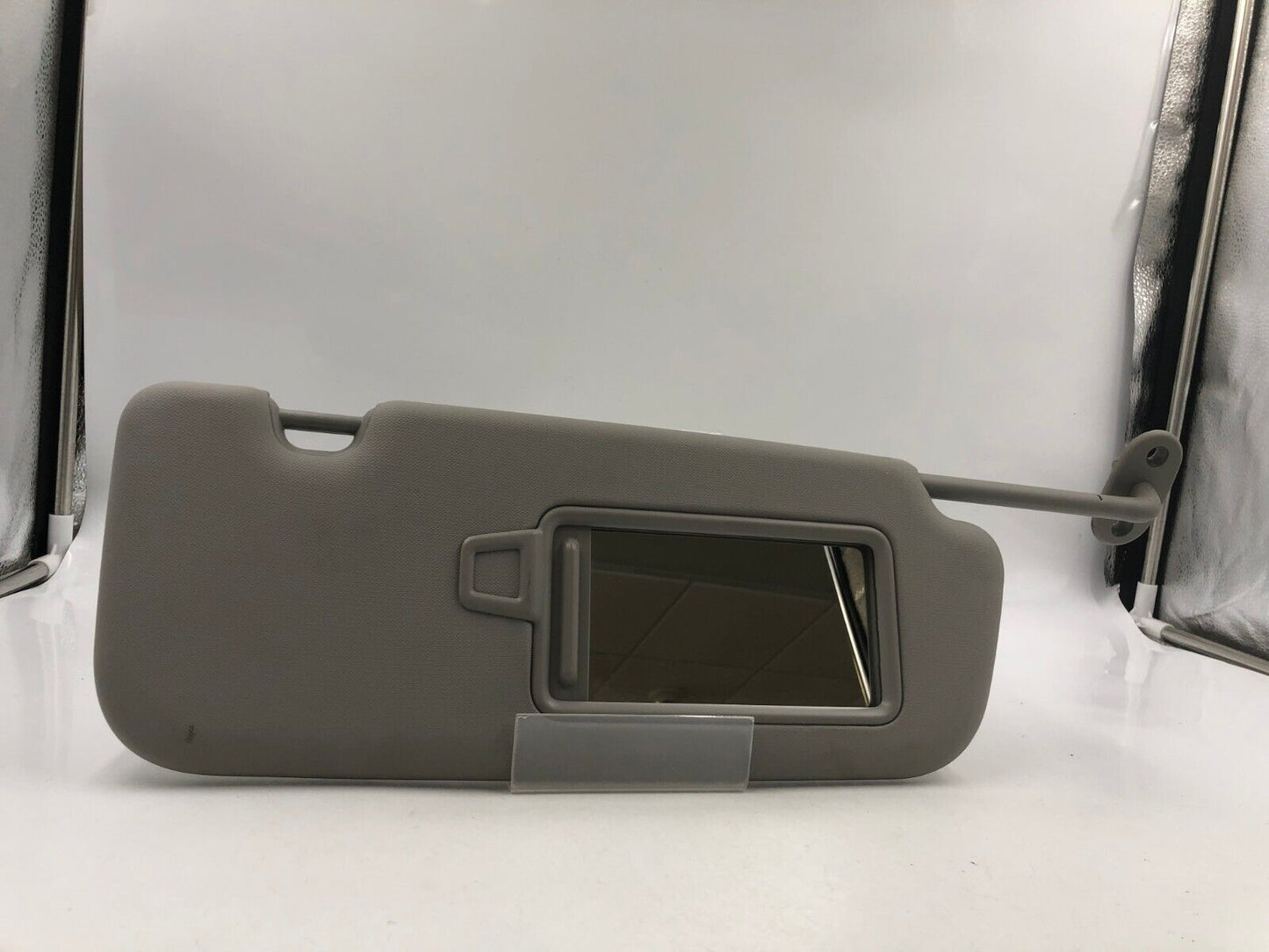 2017-2018 Kia Forte Passenger Sun Visor Sunvisor Gray OEM I01B38052