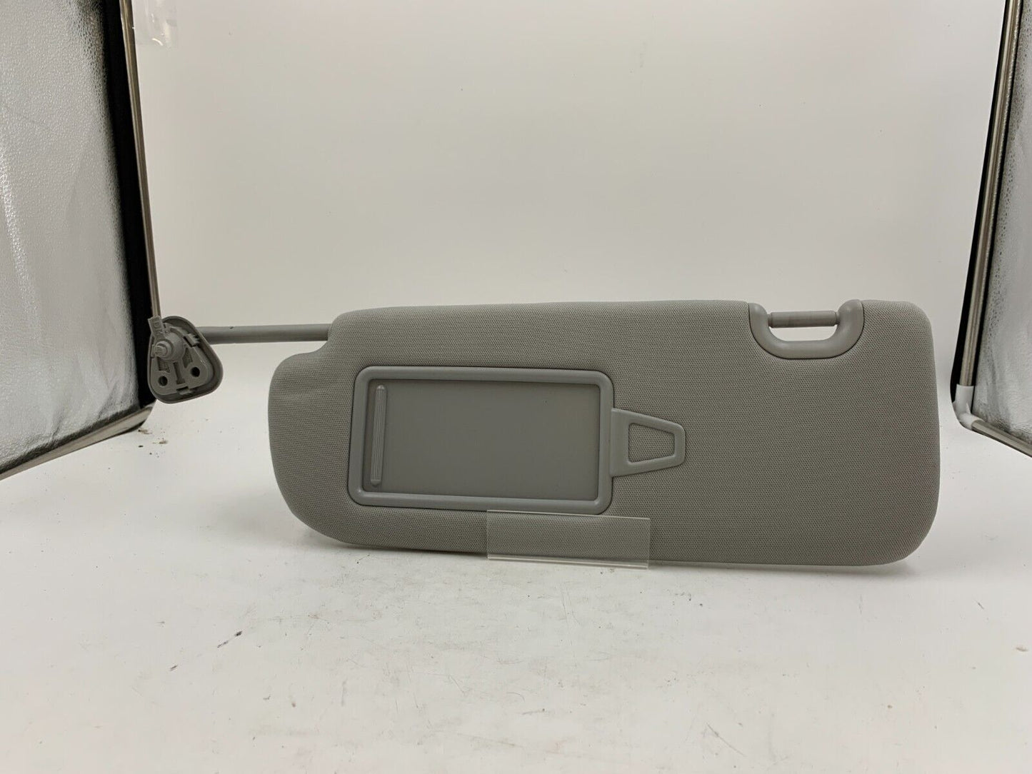 2013-2018 Hyundai Santa Fe Driver Sun Visor Sunvisor Gray OEM C04B17024