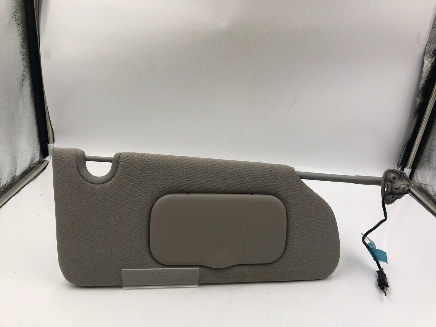 2006-2011 Buick Lucerne Passenger Sun Visor Sunvisor Gray OEM A01B68001