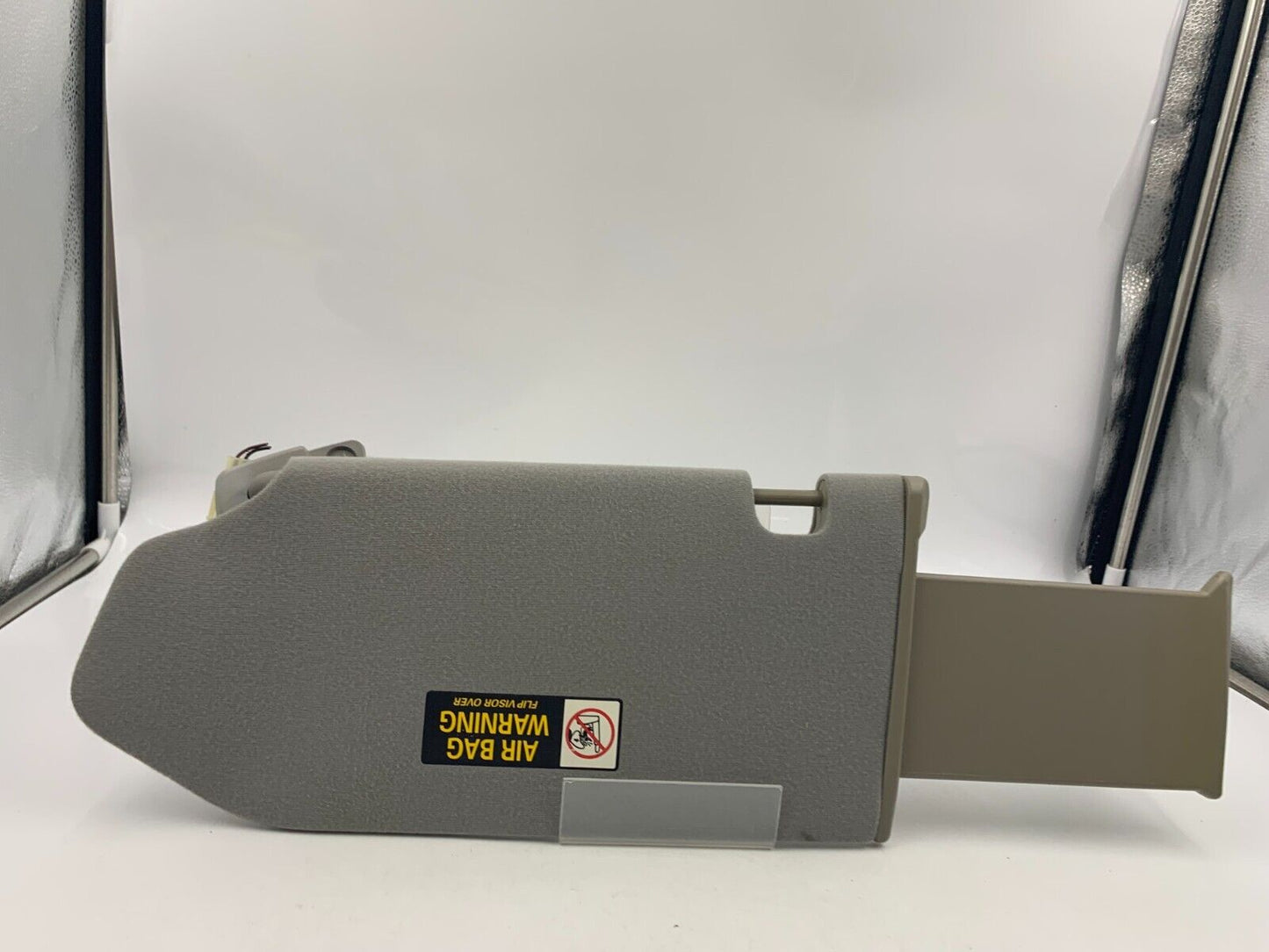 2005 Nissan Maxima Passenger Sun Visor Sunvisor Gray Illuminated OEM A01B69010