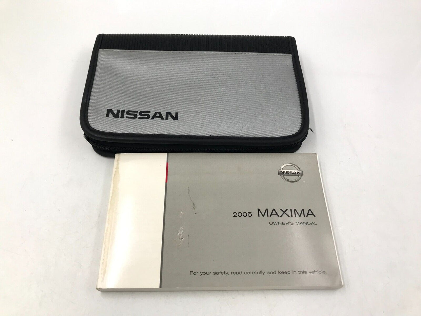 2005 Nissan Maxima Owners Manual Handbook with Case OEM A01B61007