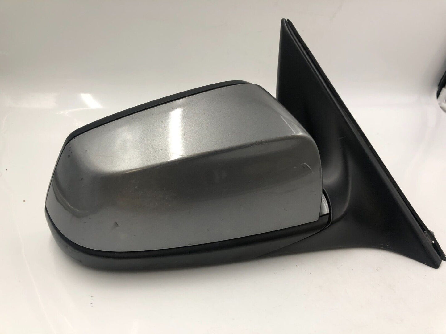 2011-2012 BMW 750i Passenger Side View Power Door Mirror Gray OEM A02B60007