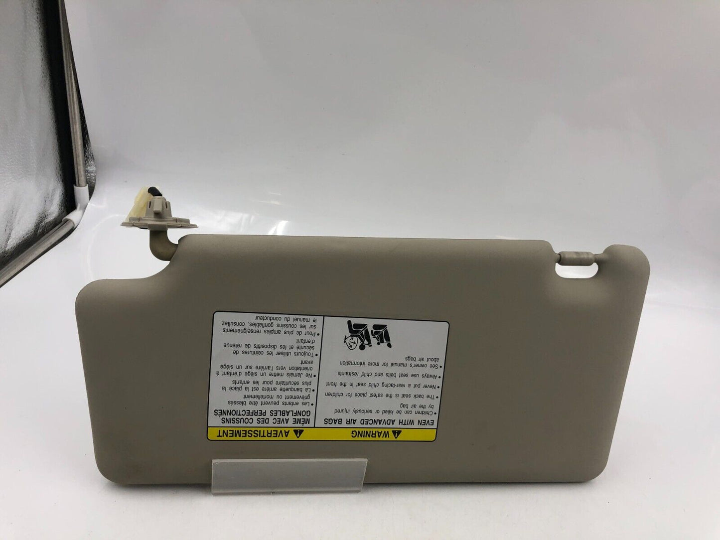 2008-2015 Nissan Rogue Passenger Visor Sunvisor Beige Illumination OEM A02B66004