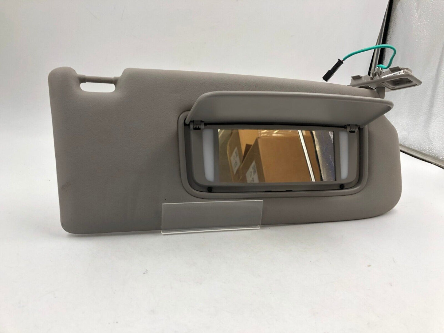 2007-2011 Volvo V50 Passenger Sun Visor Sunvisor Illuminated Gray OEM B02B61004