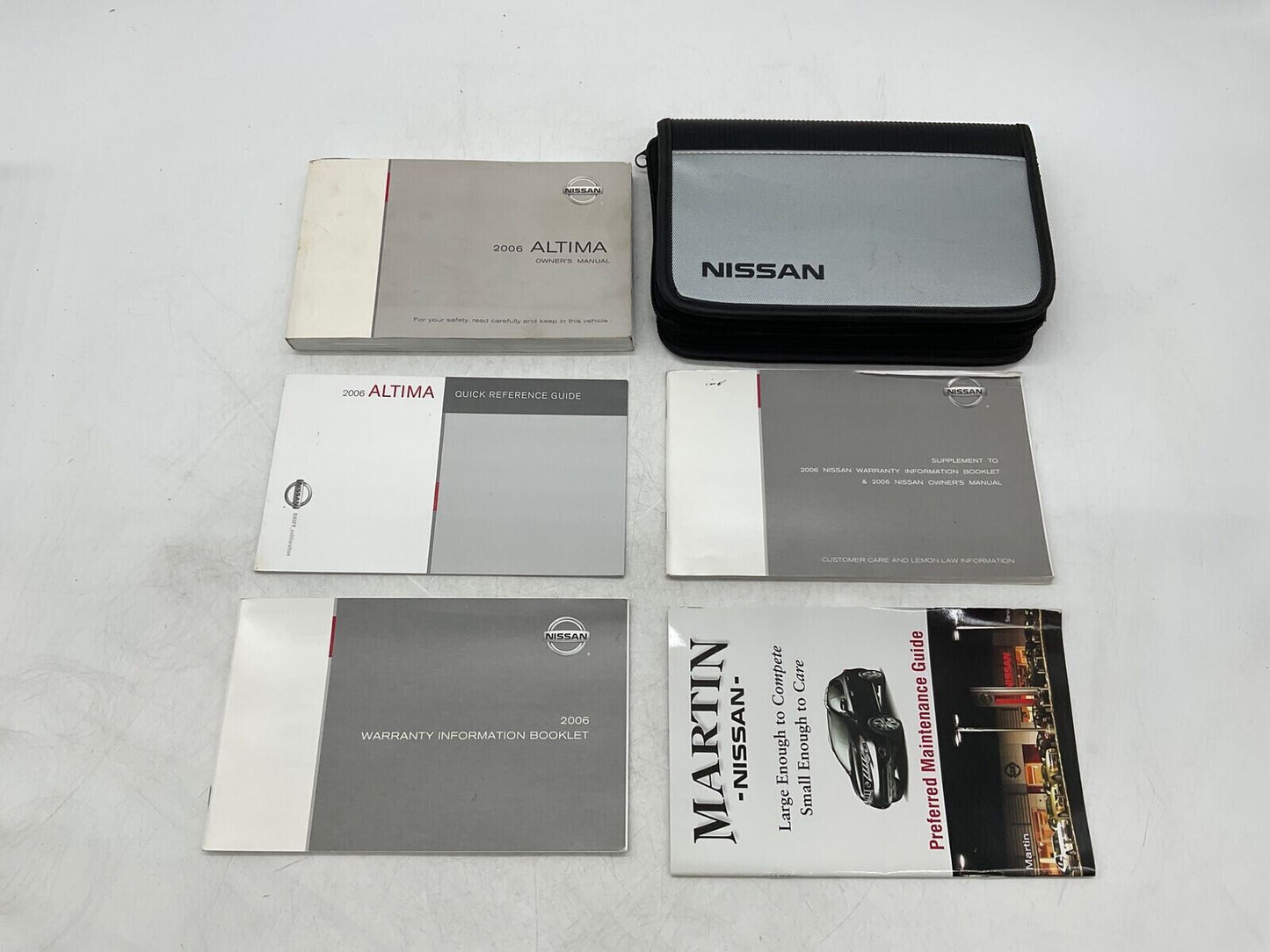 2006 Nissan Altima Owners Manual Set with Case OEM B02B60008