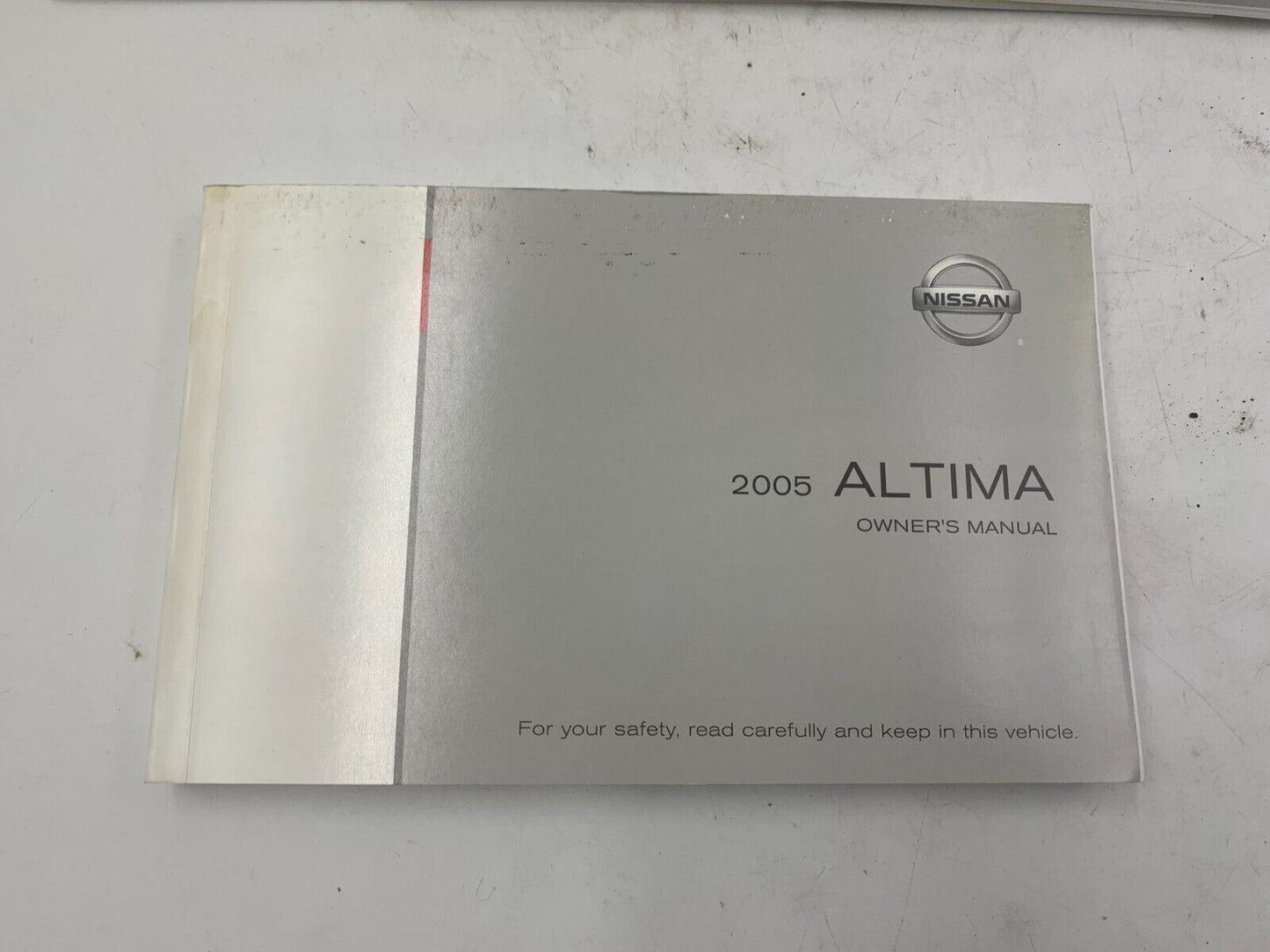 2005 Nissan Altima Sedan Owners Manual Set with Case OEM A01B15049