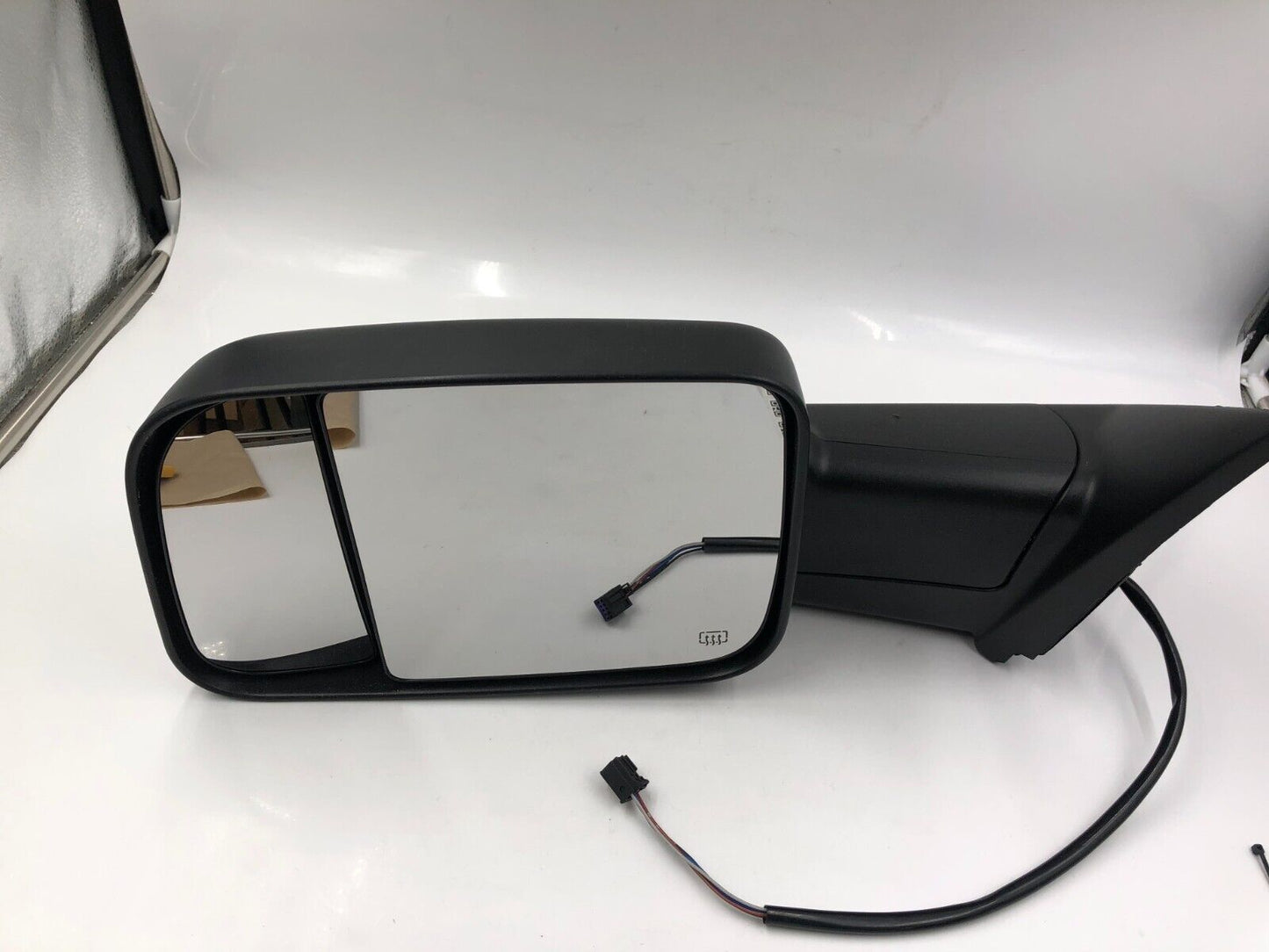 2008-2012 Dodge Ram 1500 Driver Side View Power Door Mirror Black OEM C01B46026