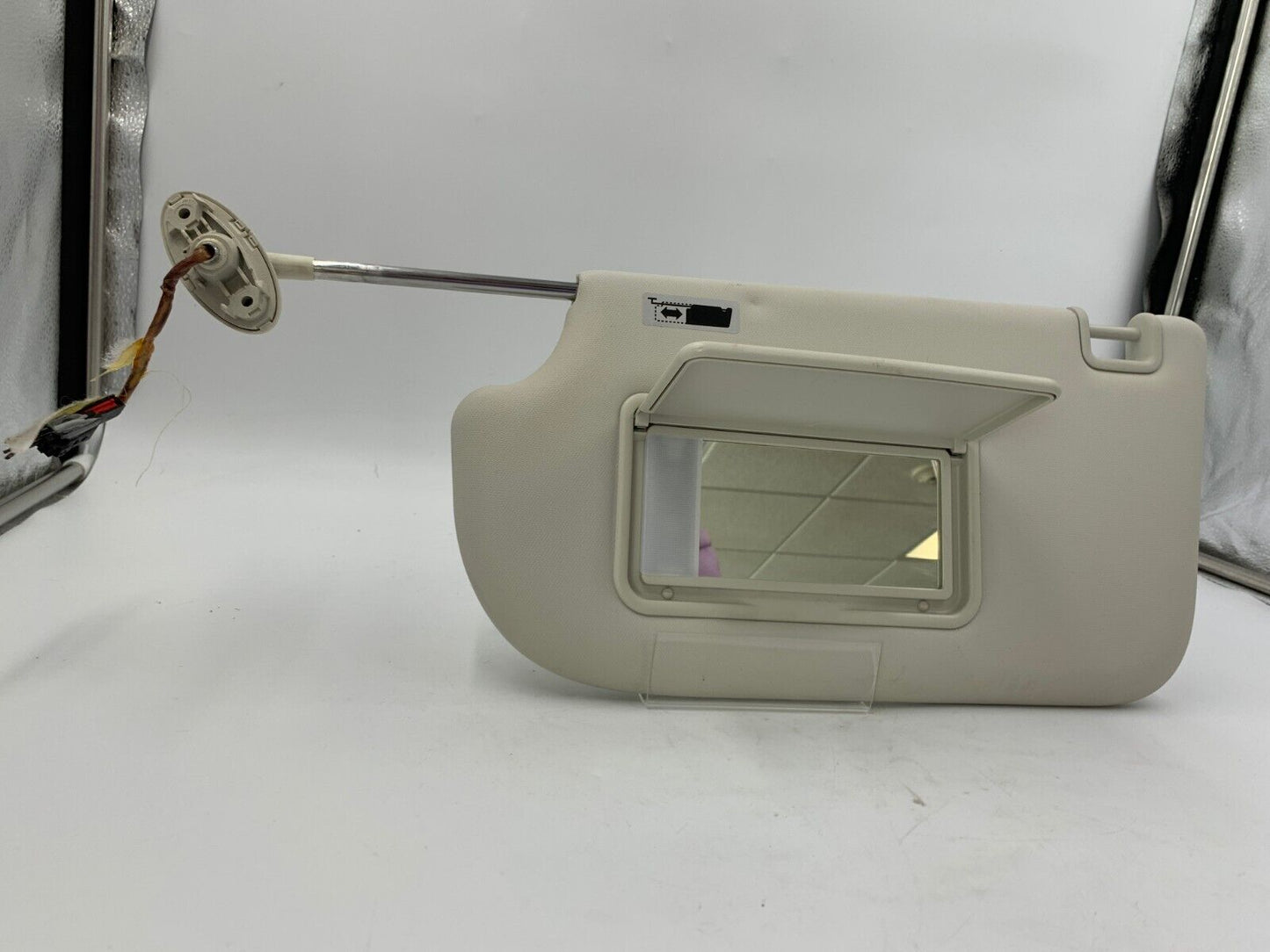 2013-2018 Ford Focus Driver Sun Visor Sunvisor Illumination Ivory OEM B01B63002