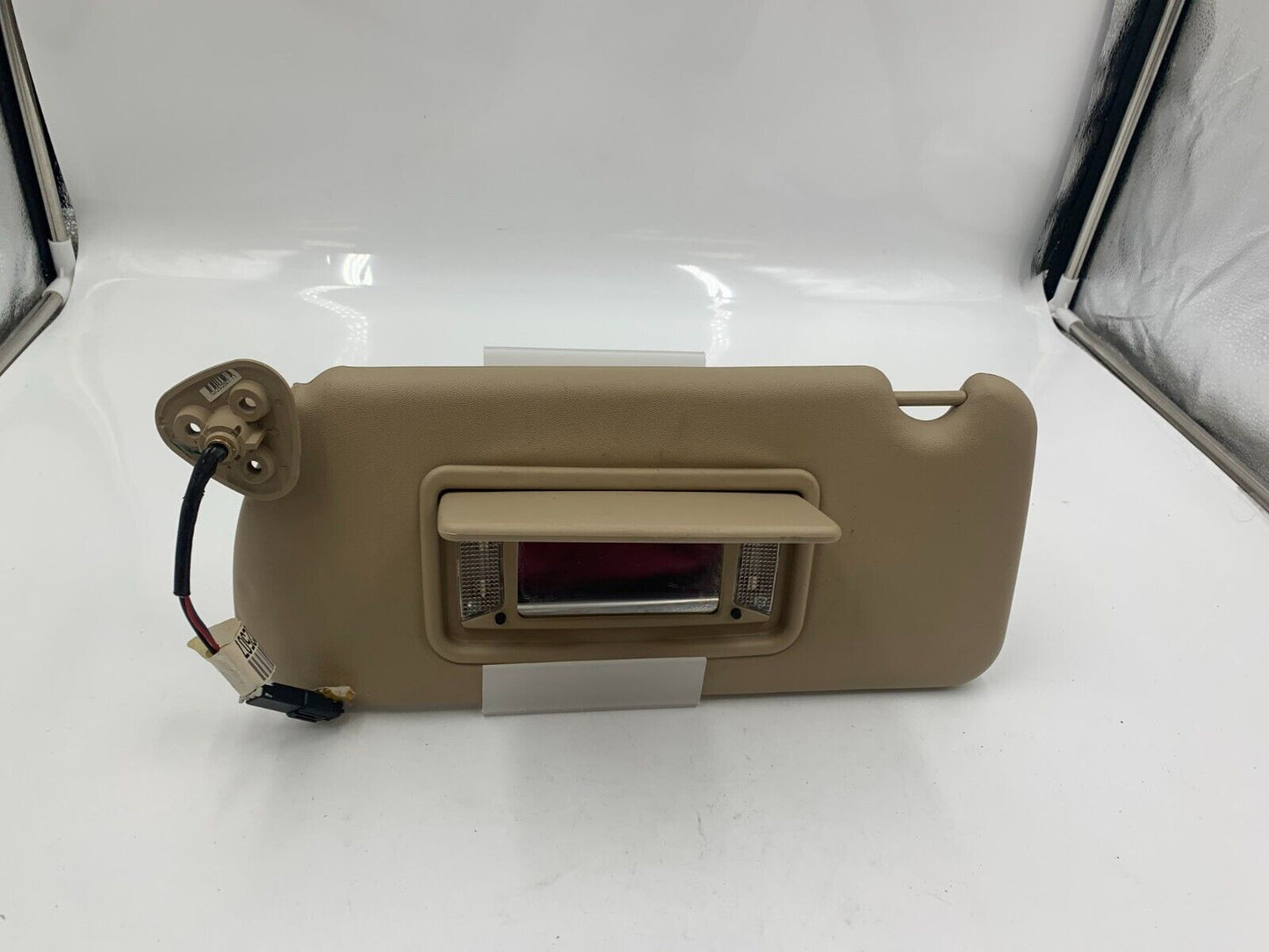 2004-2009 Cadillac SRX Driver Sunvisor Illuminated Brown OEM A03B63007