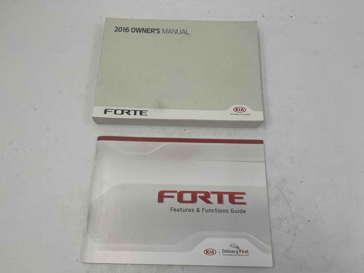 2016 Kia Forte Owners Manual Set with Case OEM B01B51036