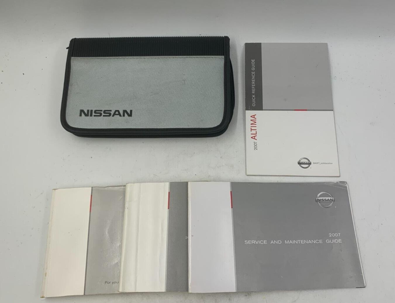 2007 Nissan Altima Owners Manual Set with Case OEM B01B51038