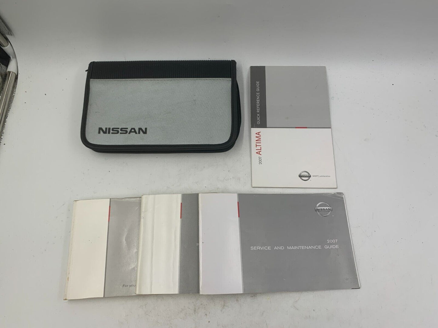 2007 Nissan Altima Owners Manual Set with Case OEM B01B51038