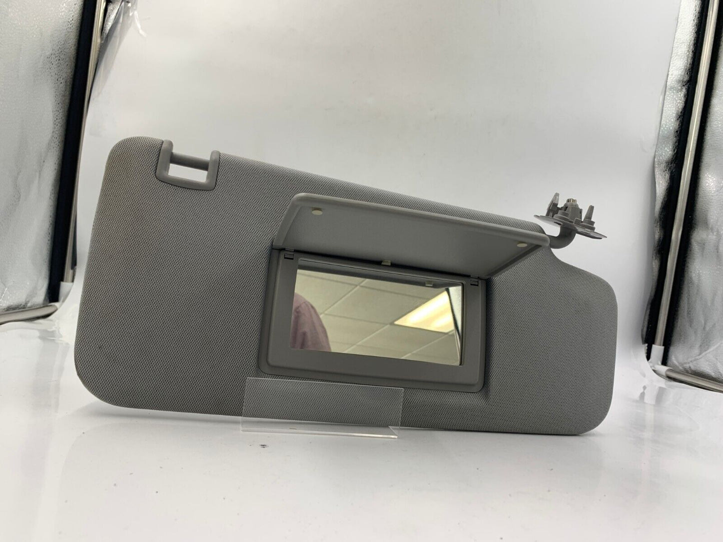 2017-2021 Chevrolet Trax Passenger Sun Visor Sunvisor Gray OEM C01B06030