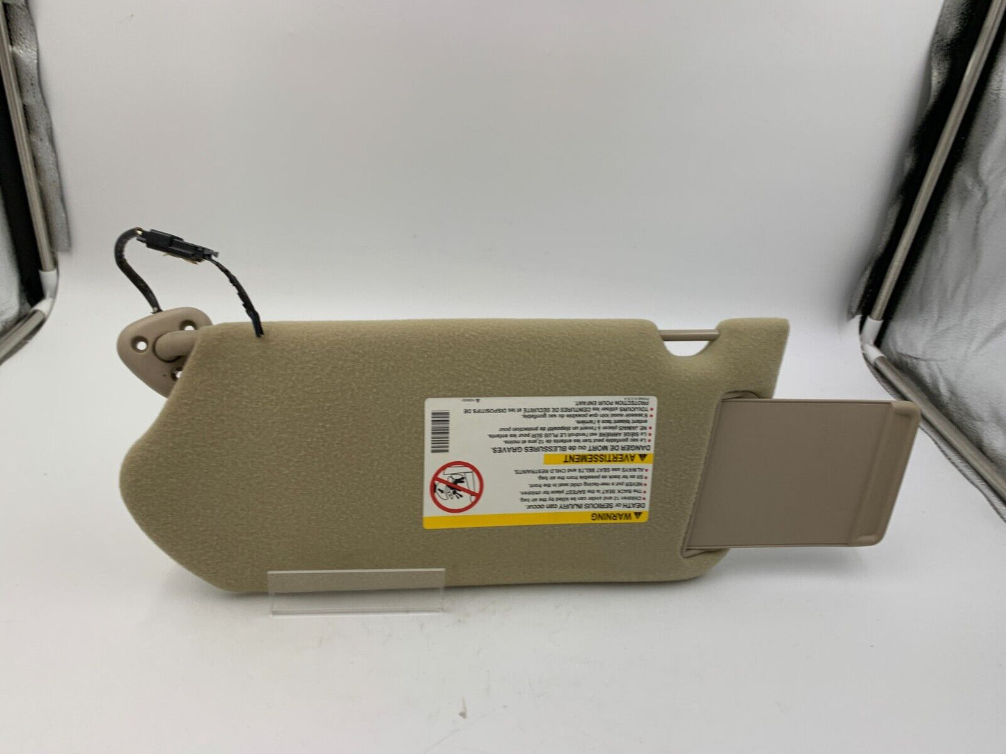 2000-2005 Chevrolet Impala Passenger Sunvisor Beige Illuminated OEM B04B16050