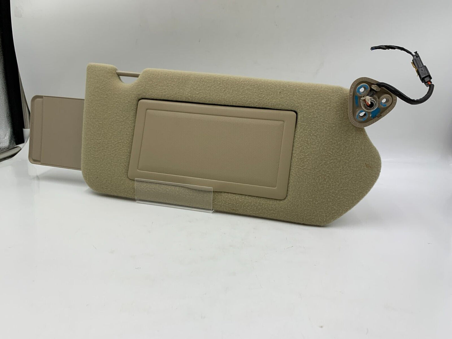 2000-2005 Chevrolet Impala Passenger Sunvisor Beige Illuminated OEM B04B16050