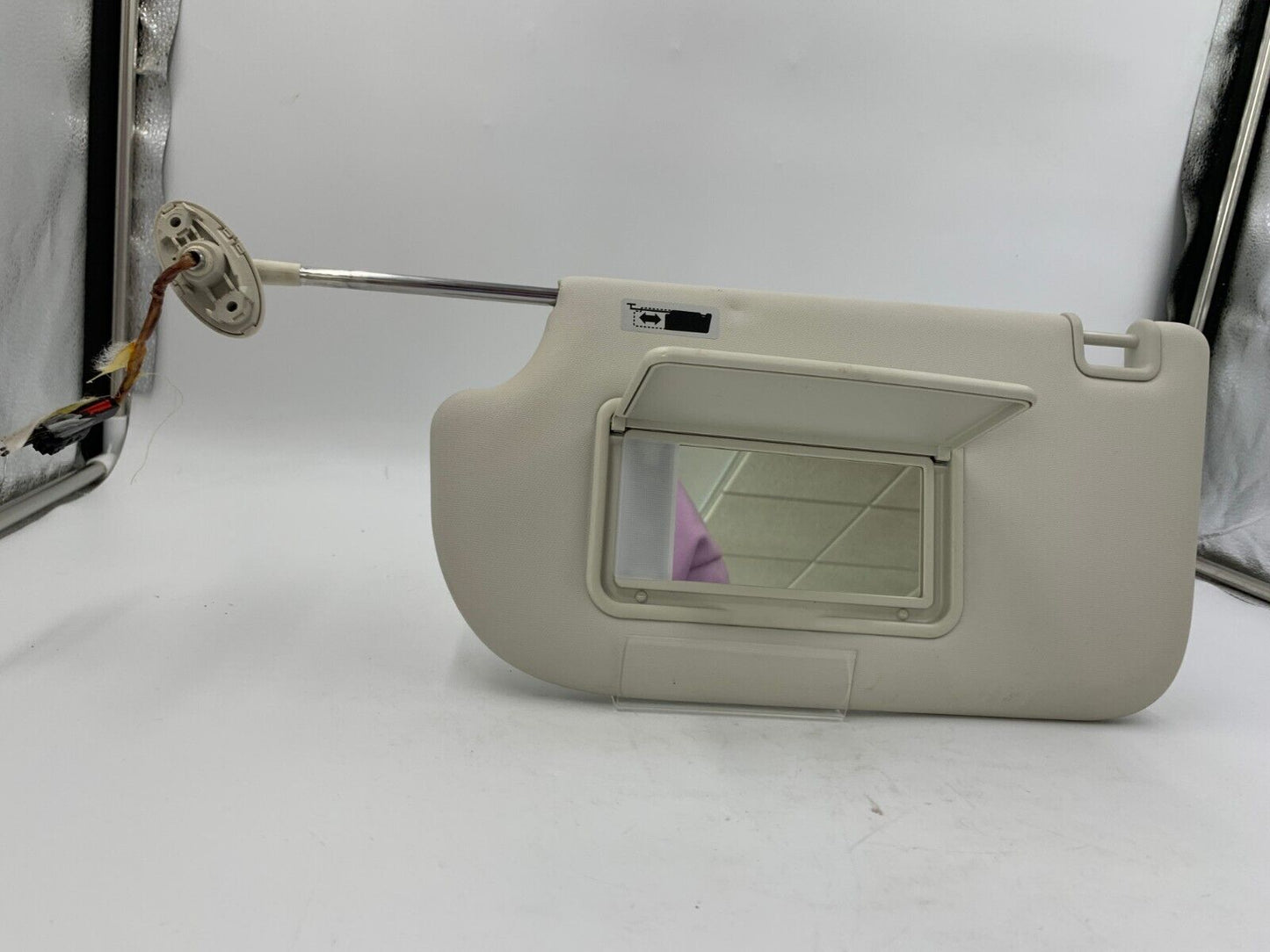 2013-2018 Ford Focus Driver Sun Visor Sunvisor Illumination Ivory OEM C02B54028