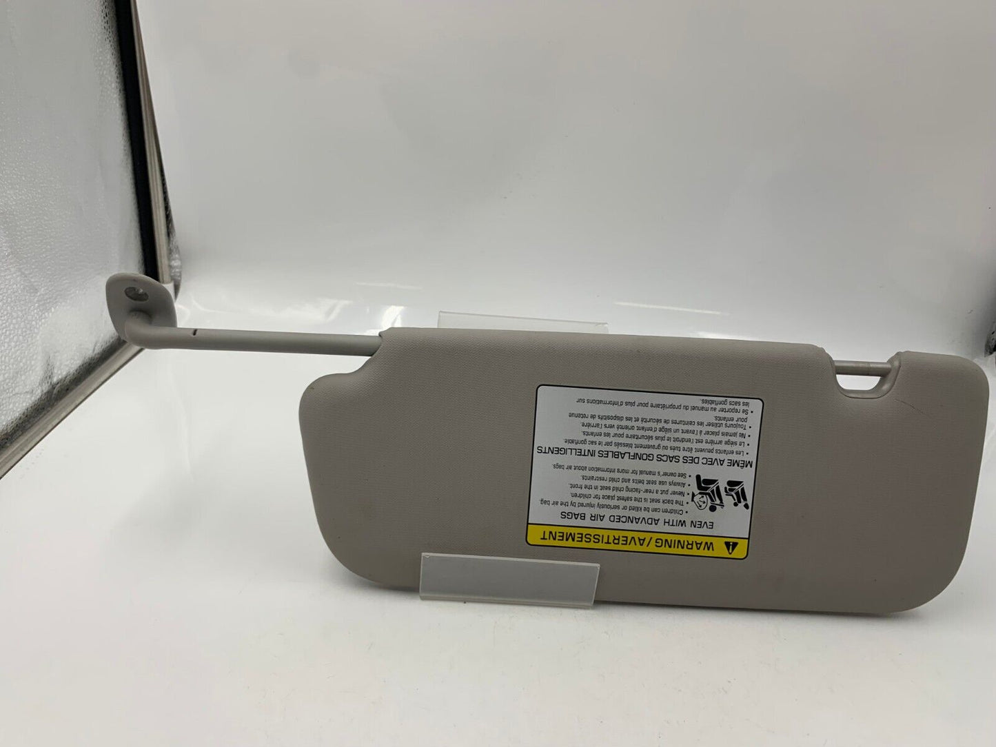 2017-2018 Kia Forte Passenger Sun Visor Sunvisor Gray OEM A03B08026