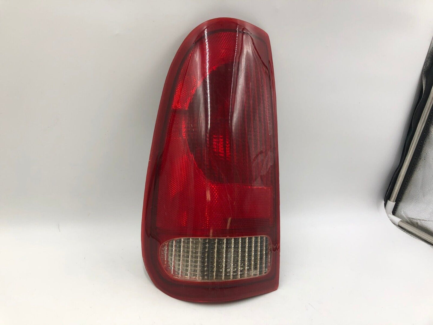 1999-2007 Ford F-350SD Driver Side Tail Light Taillight Styleside OEM A04B29050