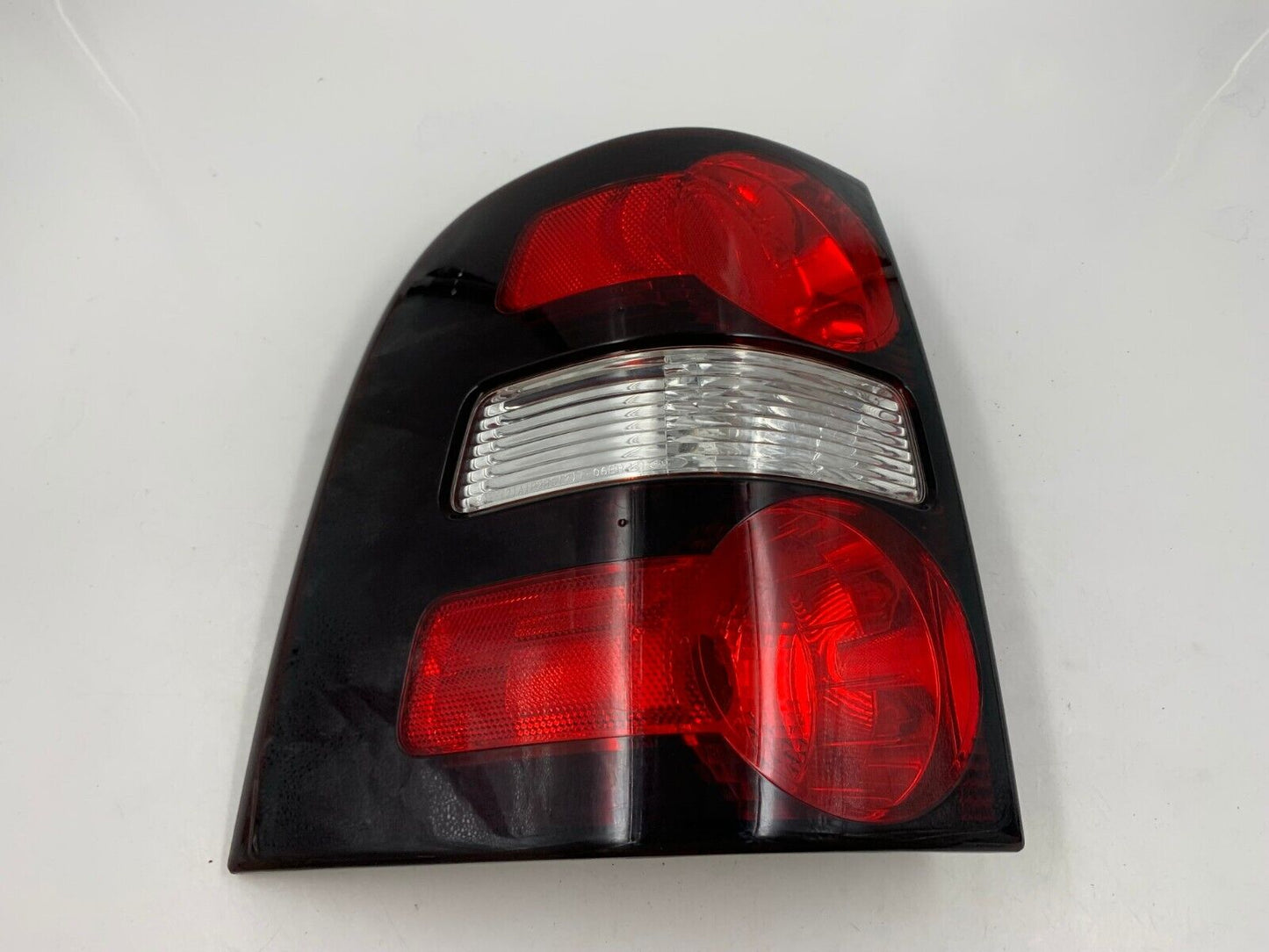 2006-2010 Ford Explorer Driver Side Tail Light Taillight OEM E04B49053