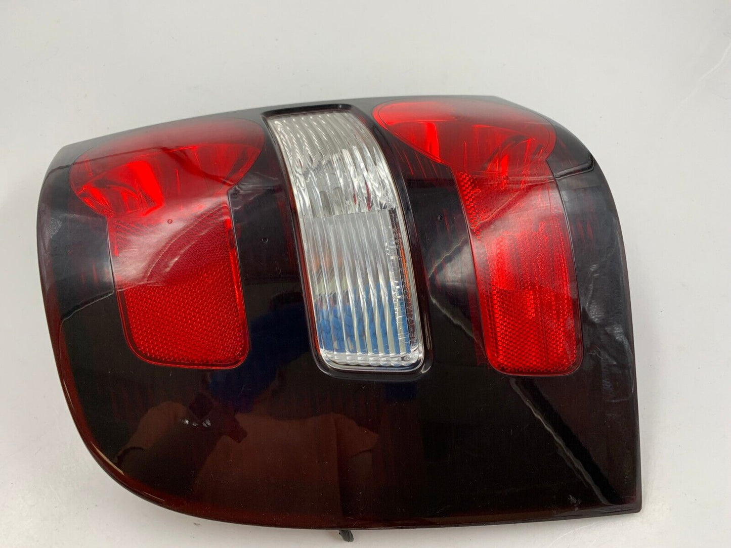 2006-2010 Ford Explorer Driver Side Tail Light Taillight OEM E04B49053