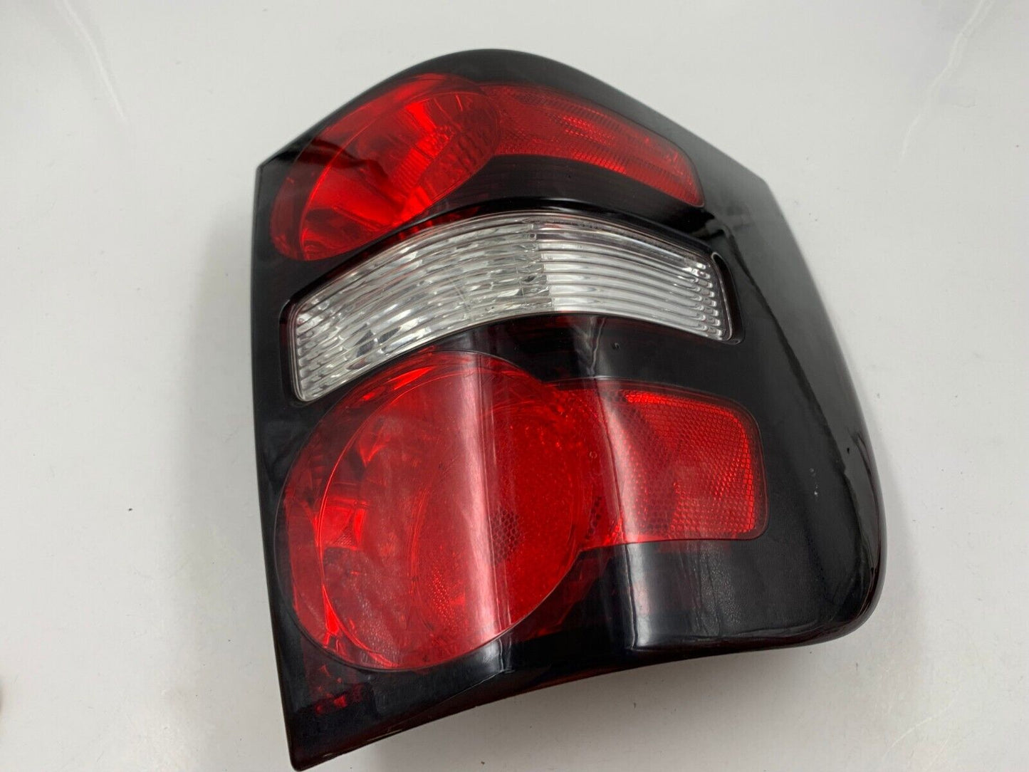 2006-2010 Ford Explorer Driver Side Tail Light Taillight OEM E04B49053