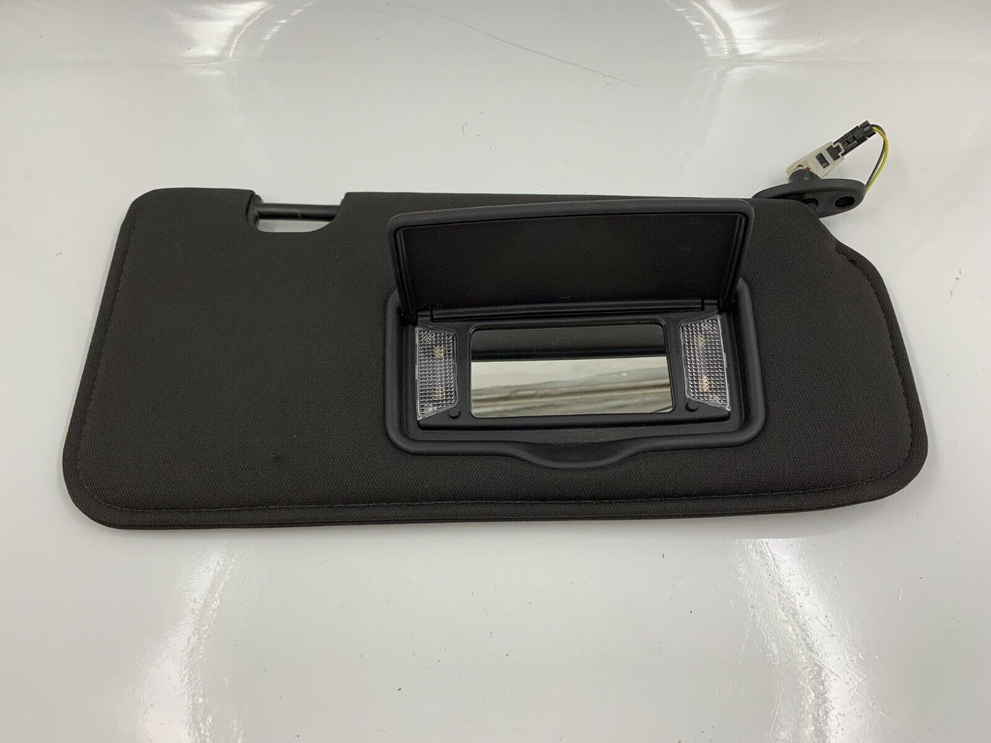 2008-2009 Ford Escape Passenger Sun Visor Sunvisor Black Illumination H01B12054