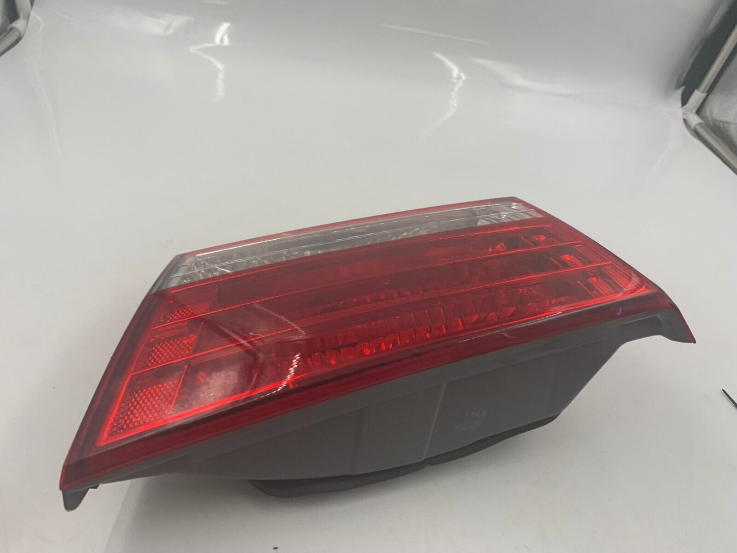 2006-2008 Hyundai Sonata Passenger Side Inner Tail Light Taillight OEM A01B16049