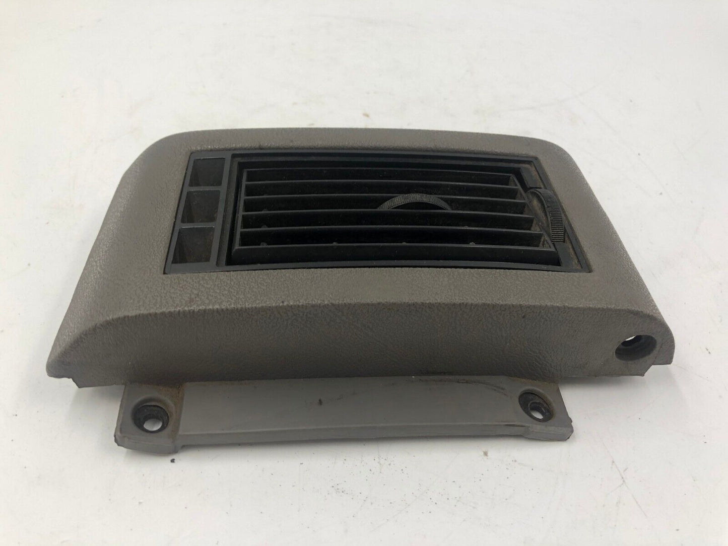 1988-1994 GMC Sierra 1500 Passenger Side Dash AC Vent OEM F01B20006