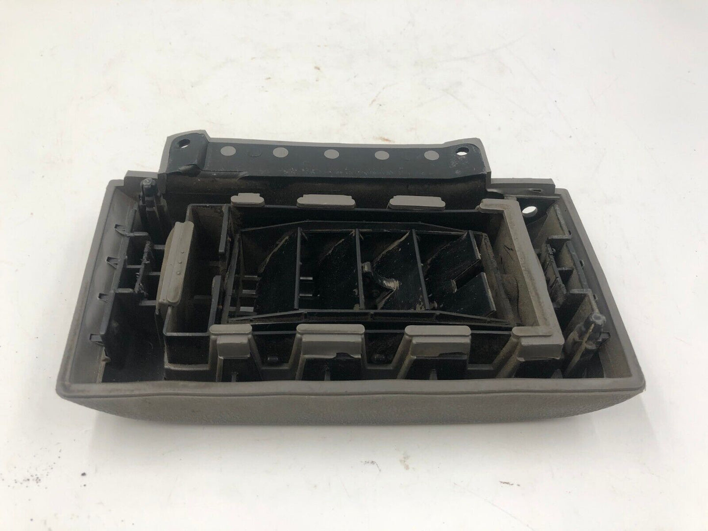 1988-1994 GMC Sierra 1500 Passenger Side Dash AC Vent OEM F01B20006