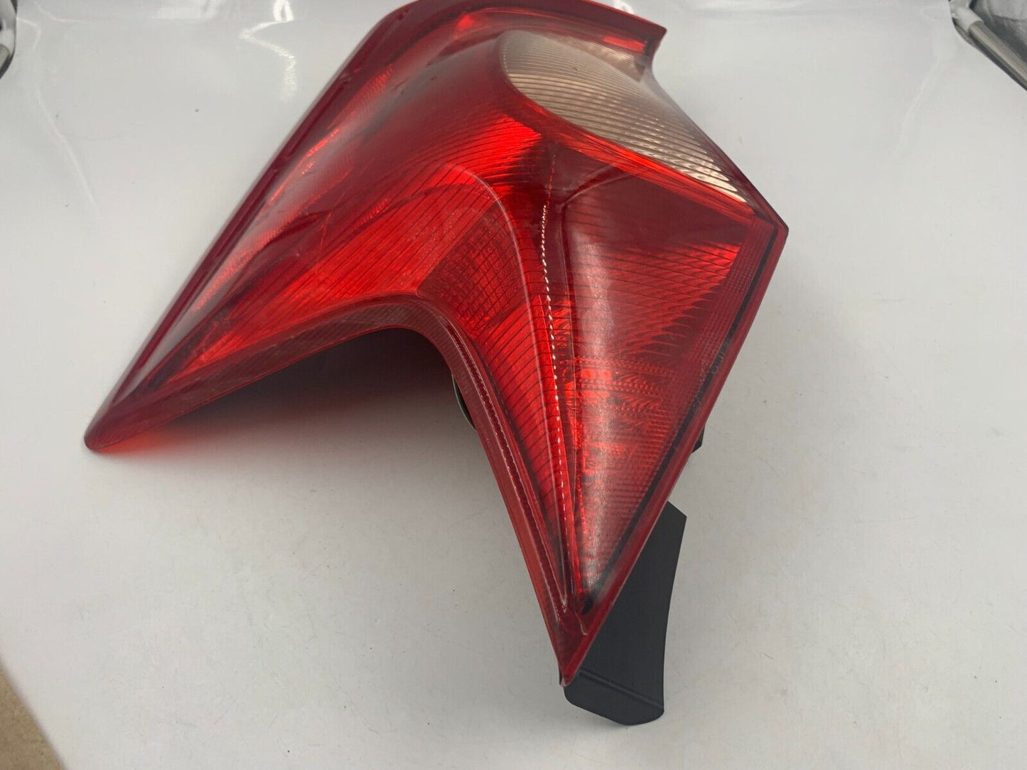 2014-2019 Nissan Versa Passenger Side Tail Light Taillight OEM C01B45044