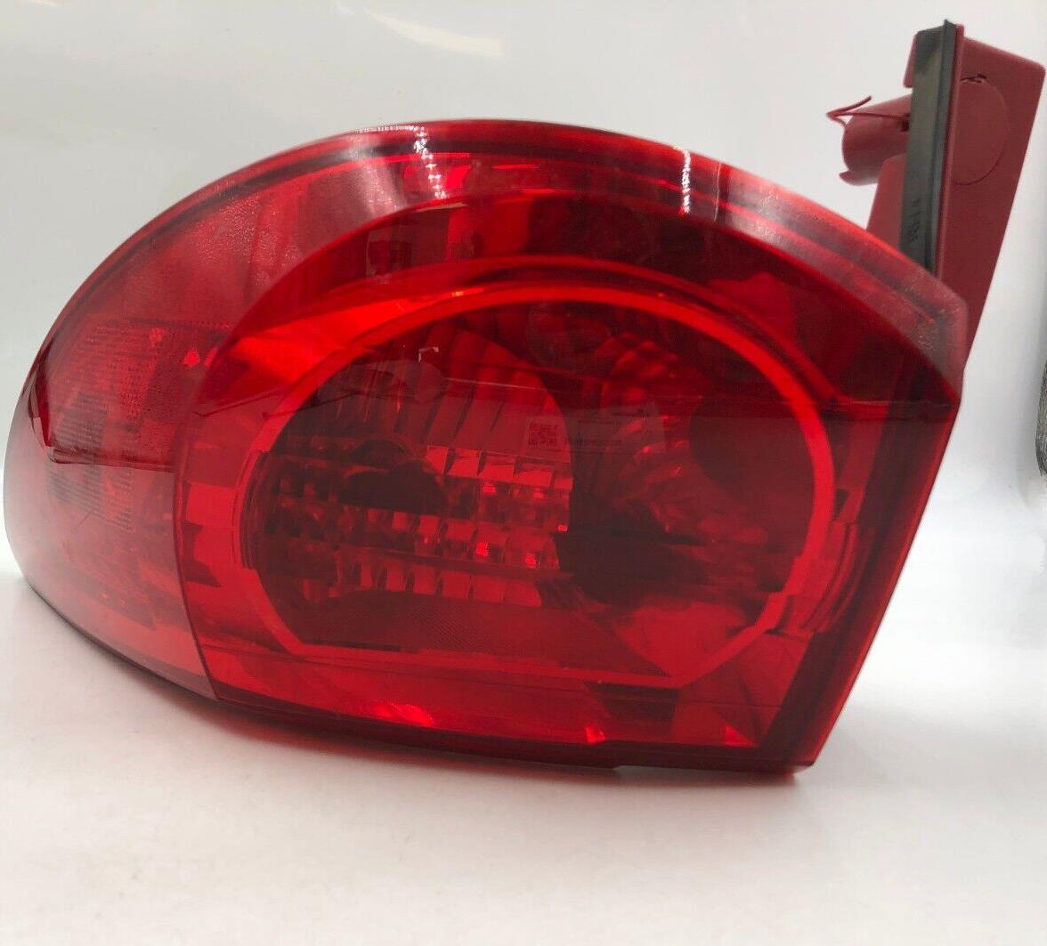 2009-2012 Chevrolet Traverse Passenger Side Tail Light Taillight OEM B04B45020