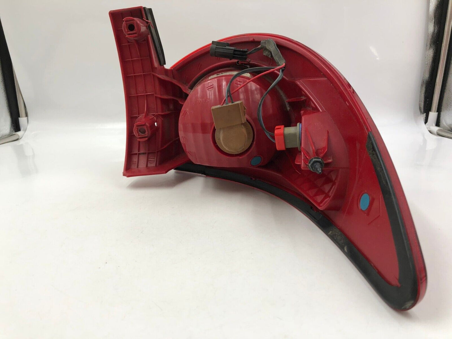 2009-2012 Chevrolet Traverse Passenger Side Tail Light Taillight OEM B04B45020