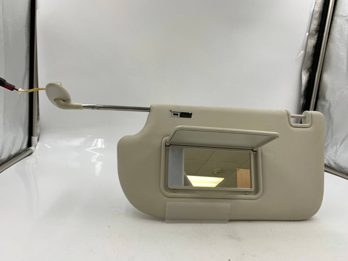 2013-2018 Ford Focus Driver Sun Visor Sunvisor Illumination Ivory OEM D01B04062