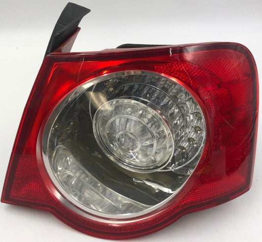 2008-2010 Volkswagen Passat Passenger Side Tail Light OEM C04B02048