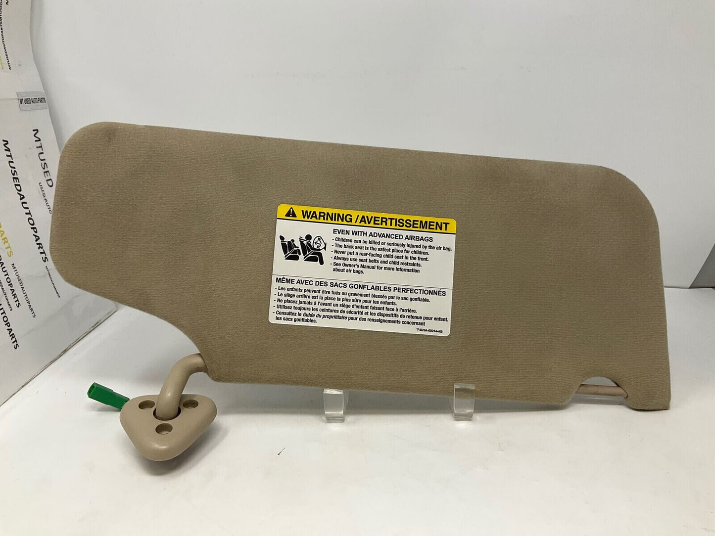 2005-2007 Ford Freestyle Driver Sun Visor Sunvisor Beige Illuminated A01B23001