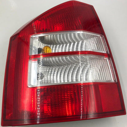 2007-2010 Jeep Compass Driver Side Tail Light Taillight OEM C01B02080