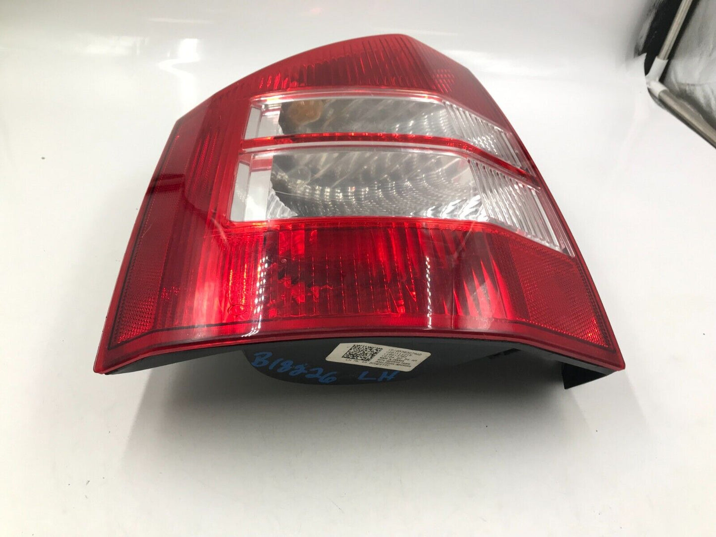 2007-2010 Jeep Compass Driver Side Tail Light Taillight OEM C01B02080