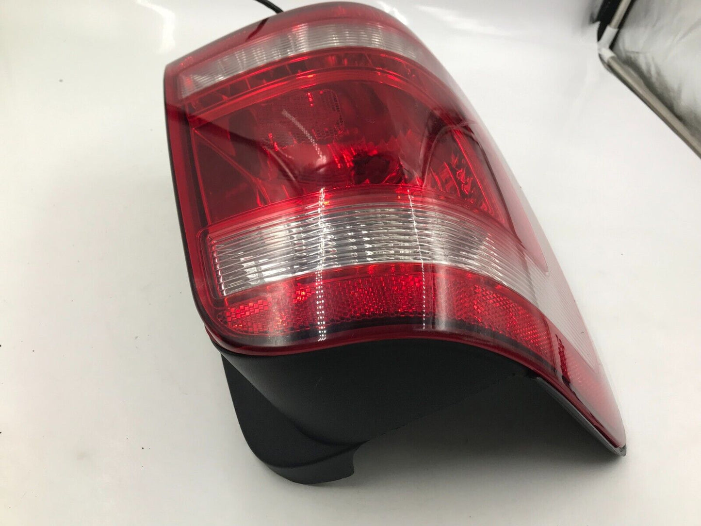 2008-2012 Ford Escape Driver Side Tail light Taillight OEM C01B02081