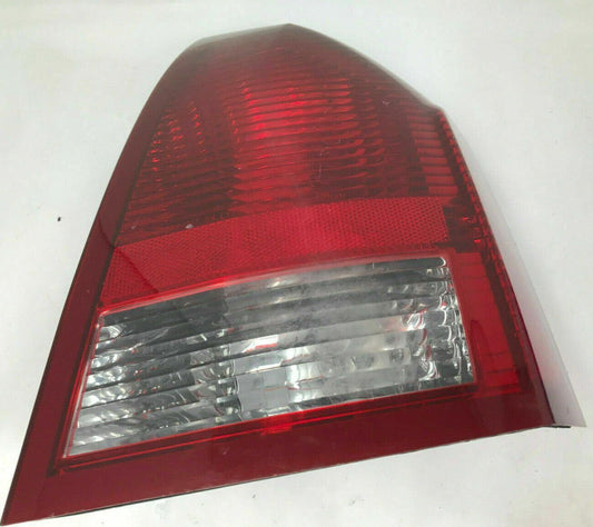 2005-2007 Chrysler 300 Passenger Tail Light Taillight Lamp OEM A01B43080