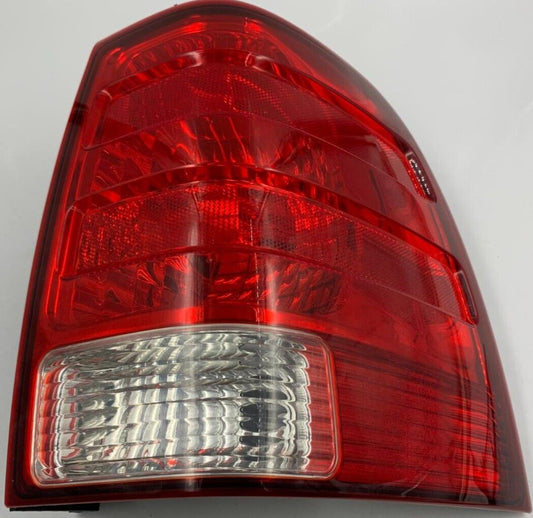 2003-2006 Ford Expedition Passenger Side Tail Light Taillight OEM B01B41031