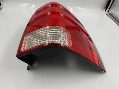 2003-2006 Ford Expedition Passenger Side Tail Light Taillight OEM B01B41031