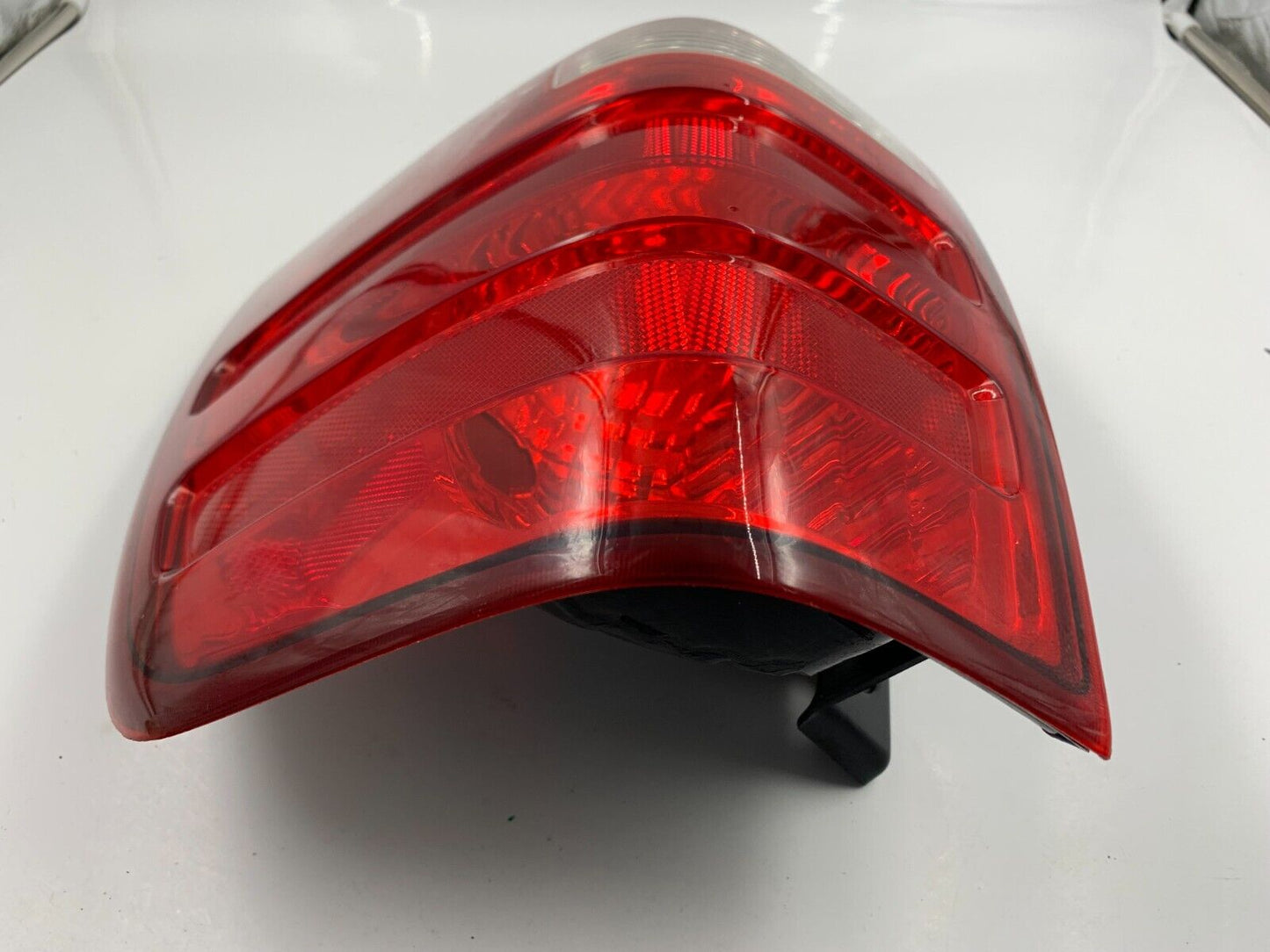 2003-2006 Ford Expedition Passenger Side Tail Light Taillight OEM B01B41031