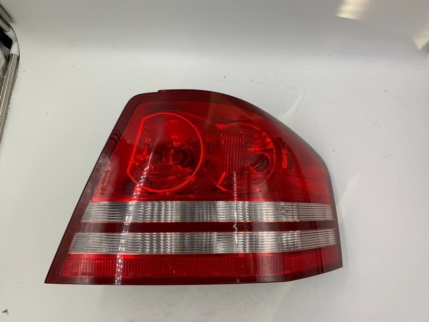 2008-2010 Dodge Avenger Passenger Side Tail Light Taillight OEM B01B39002