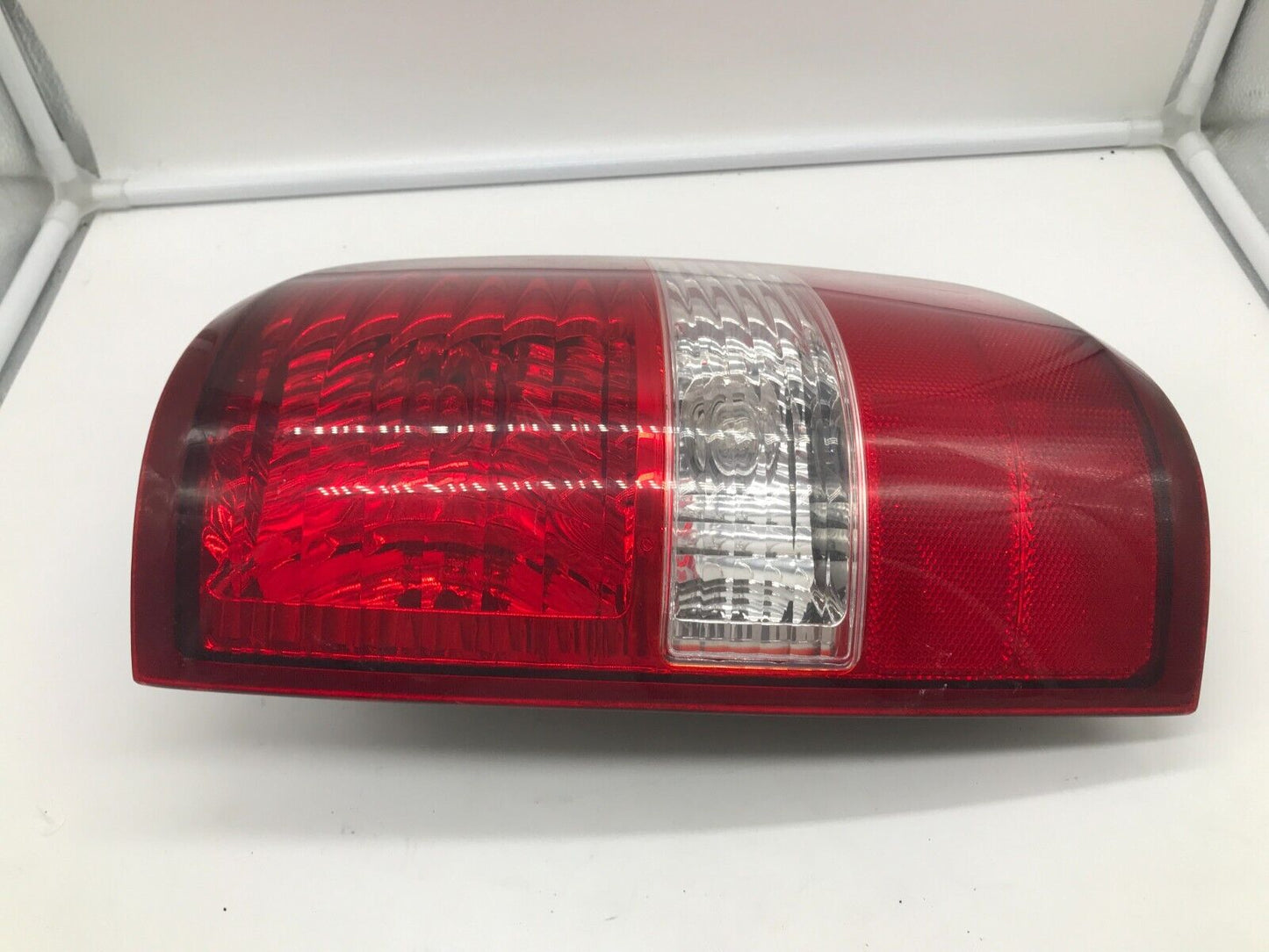 2004-2008 Ford F150 Passenger Side Tail Light Taillight Styleside OEM C01B18009