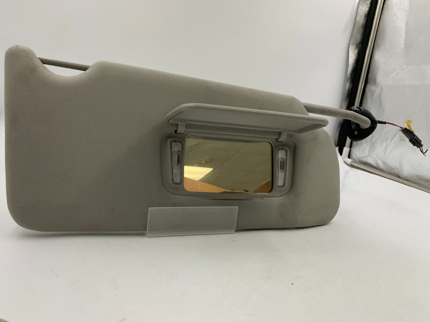 2005-2009 Buick LaCrosse Passenger Sun Visor Sunvisor Gray Illuminated A04B62003