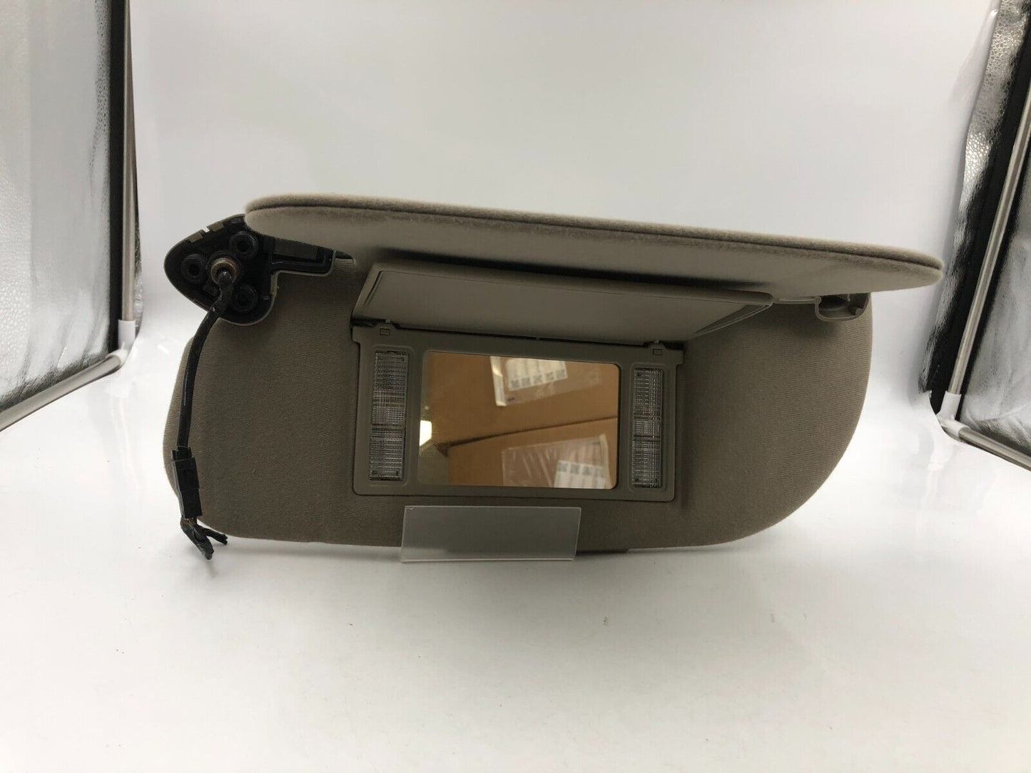 2003-2004 Lincoln Town Car Driver Sun Visor Illuminated Gray OEM D03B28061