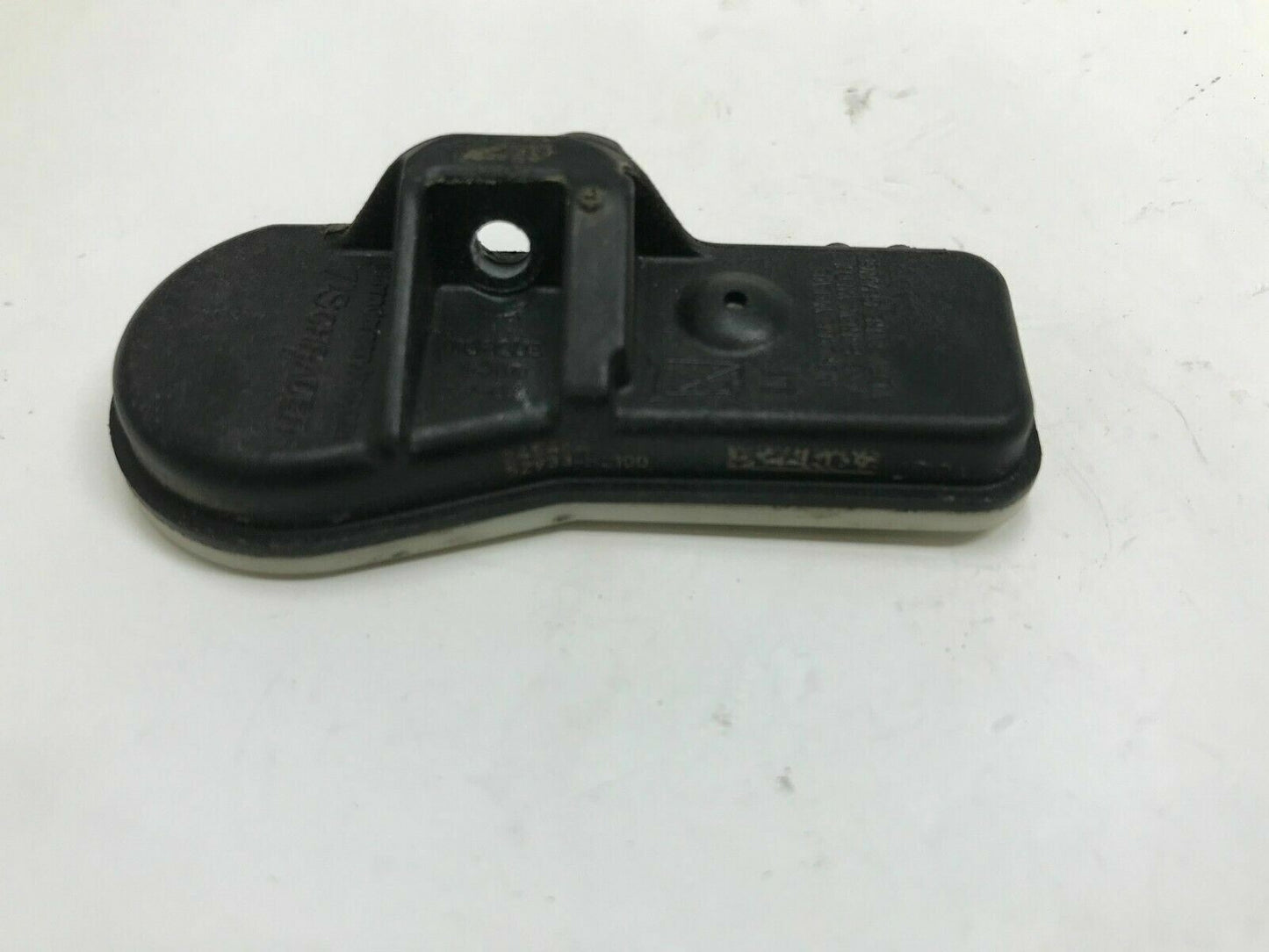 2015 Kia Soul TPMS Sensor Tire Pressure Sensor Genuine OEM E02B01013