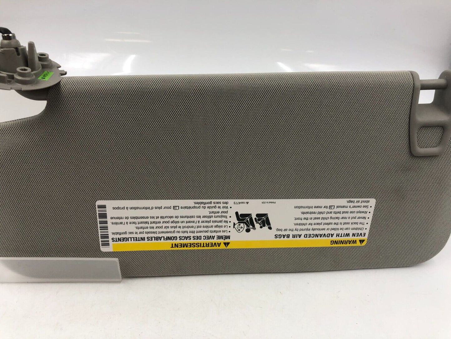 2013-2019 Chevrolet Trax Passenger Sun Visor Sunvisor Gray Illuminated B04B40084