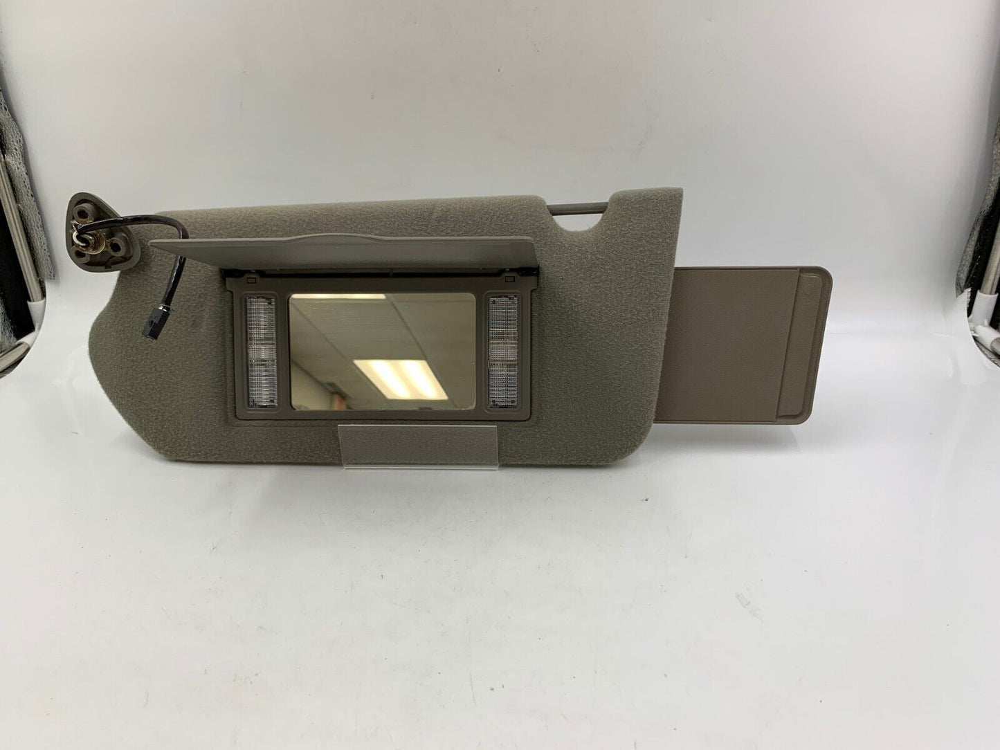 2000-2005 Chevrolet Impala Driver Sun Visor Sunvisor Gray Illuminated D01B50083