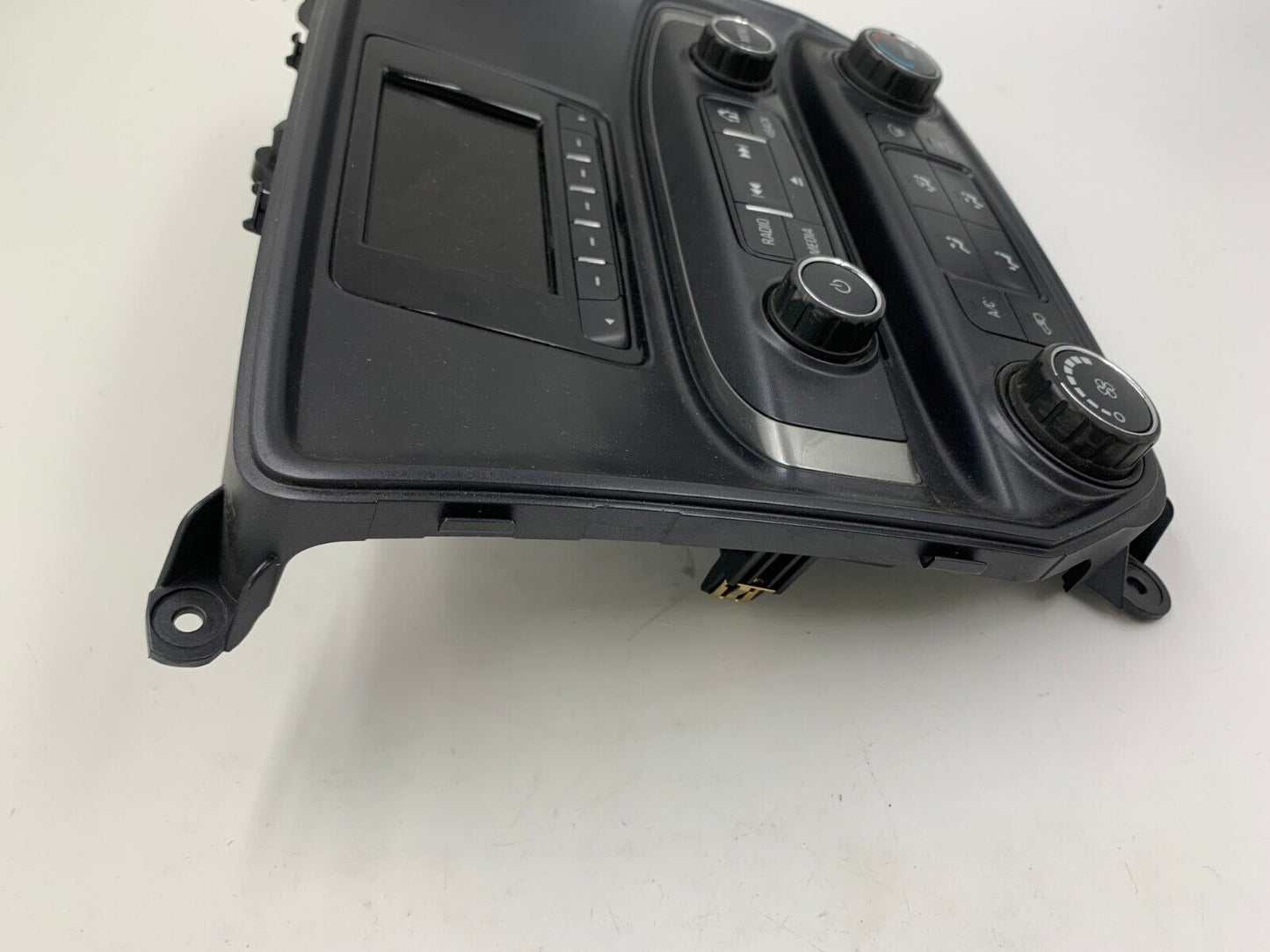 2014-2019 Chevrolet Silverado 1500 Radio Faceplate Climate Control OEM C04B64005